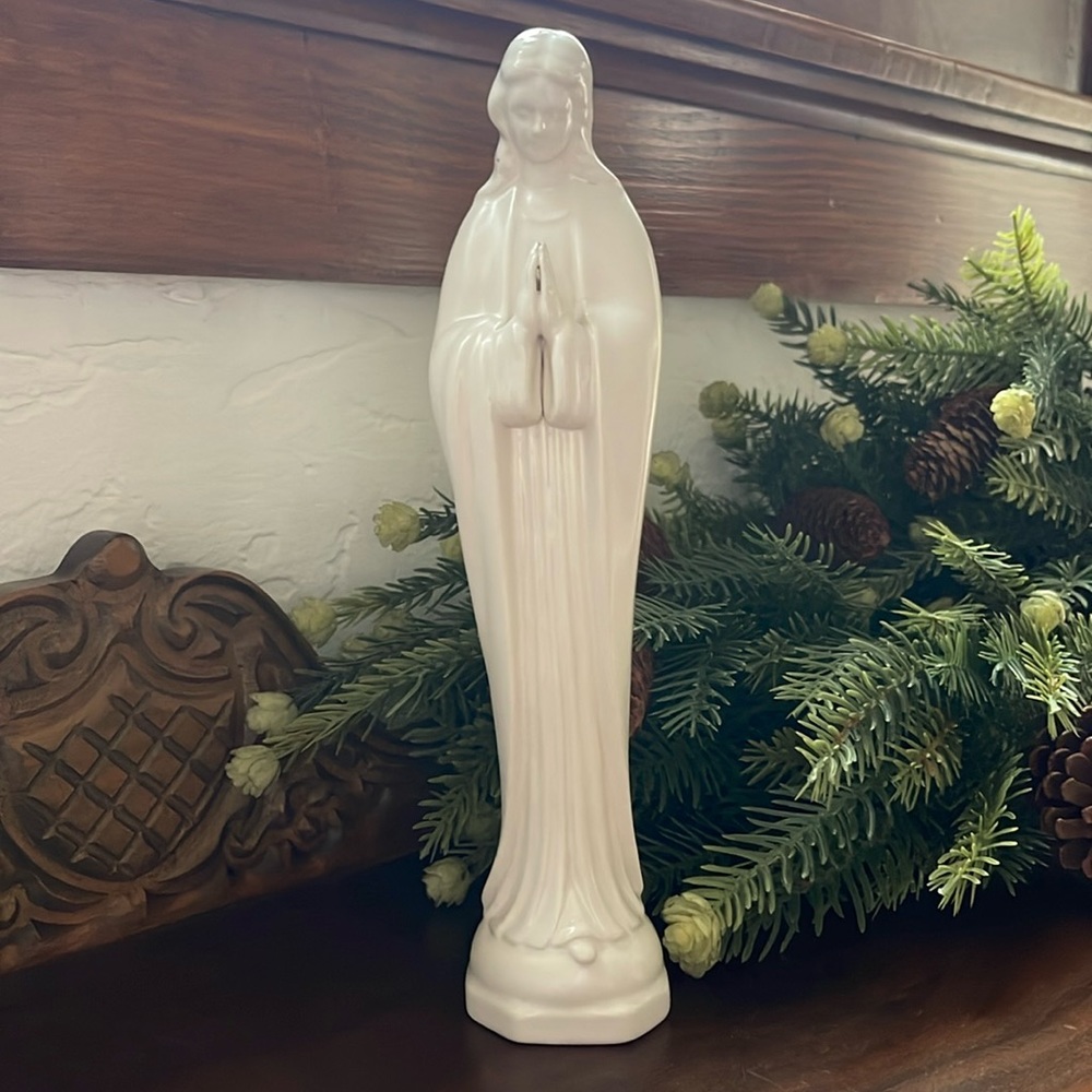 COPY - Vintage Napcoware Ceramic Praying Virgin Mary Statue